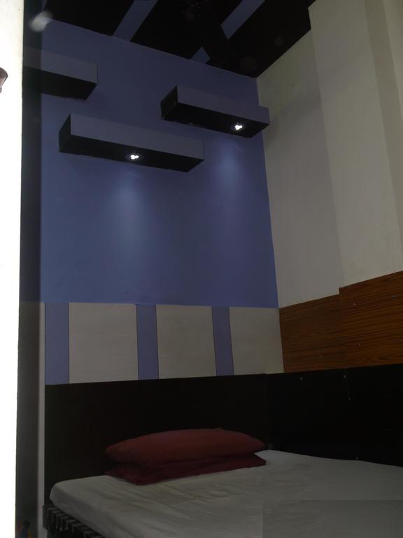 Hotel Abhineet Palace Jaipur Room photo